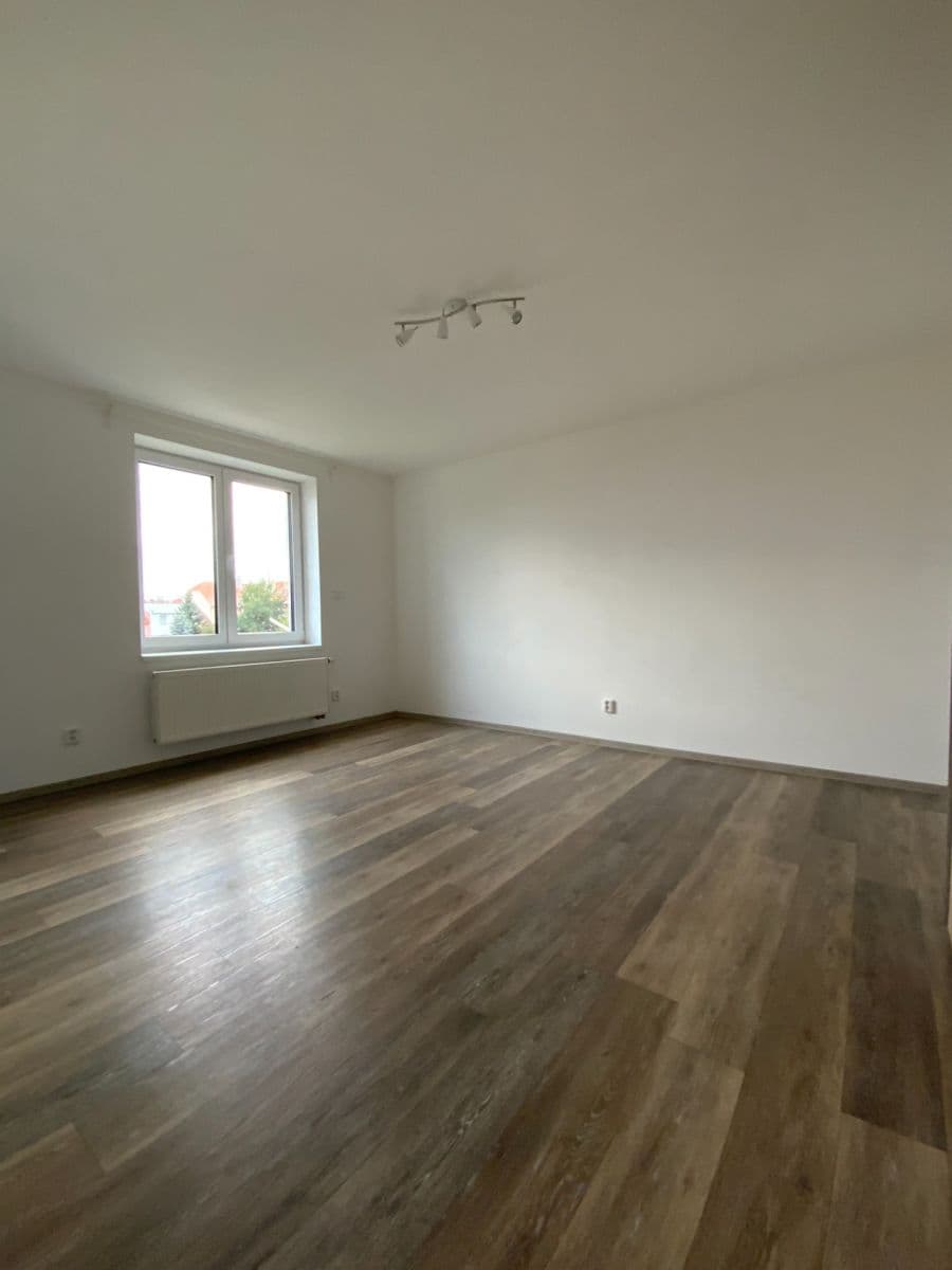 Studio flat to rent, 28 m², Kašparova, Pardubice, Pardubický Region Studio flat to rent, 28 m², Kašparova, Pardubice, Pardubický Region