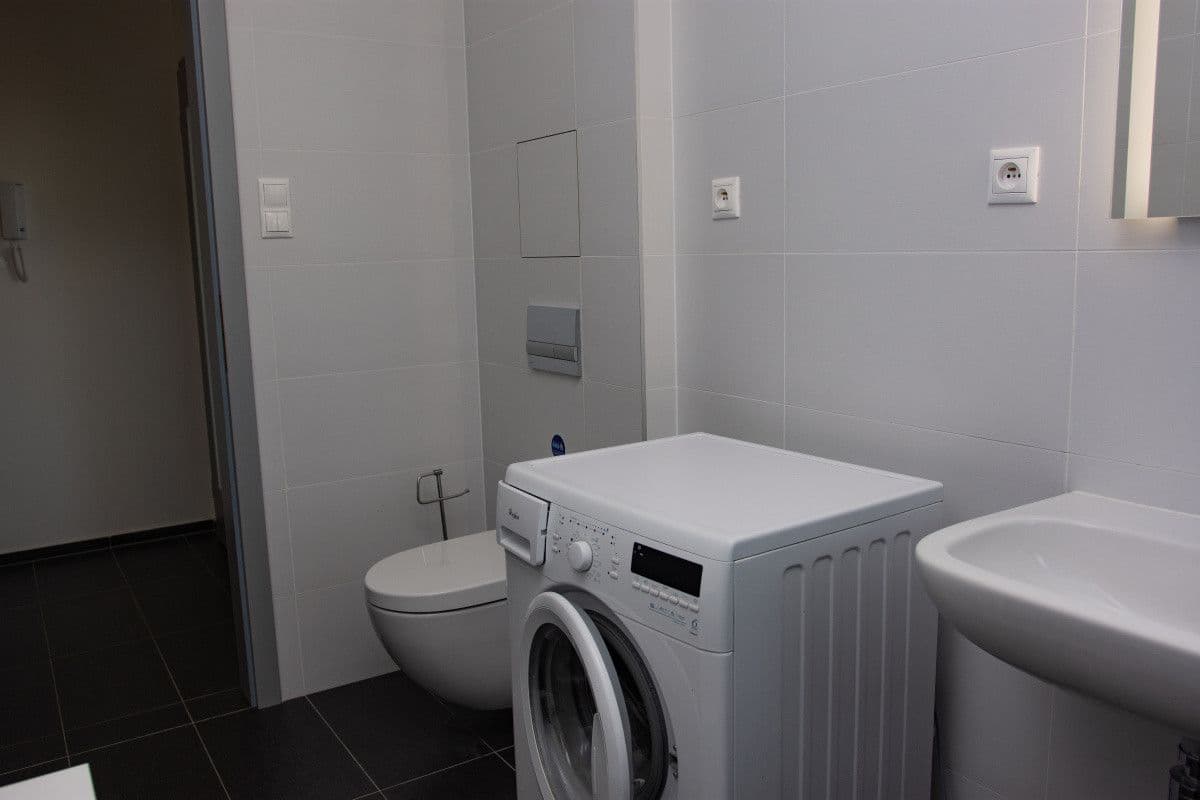 flat to rent, 39 m², Pod Stolovou Horou, Prague, Prague flat to rent, 39 m², Pod Stolovou Horou, Prague, Prague