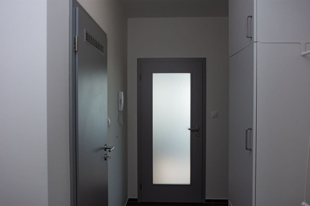flat to rent, 39 m², Pod Stolovou Horou, Prague, Prague flat to rent, 39 m², Pod Stolovou Horou, Prague, Prague