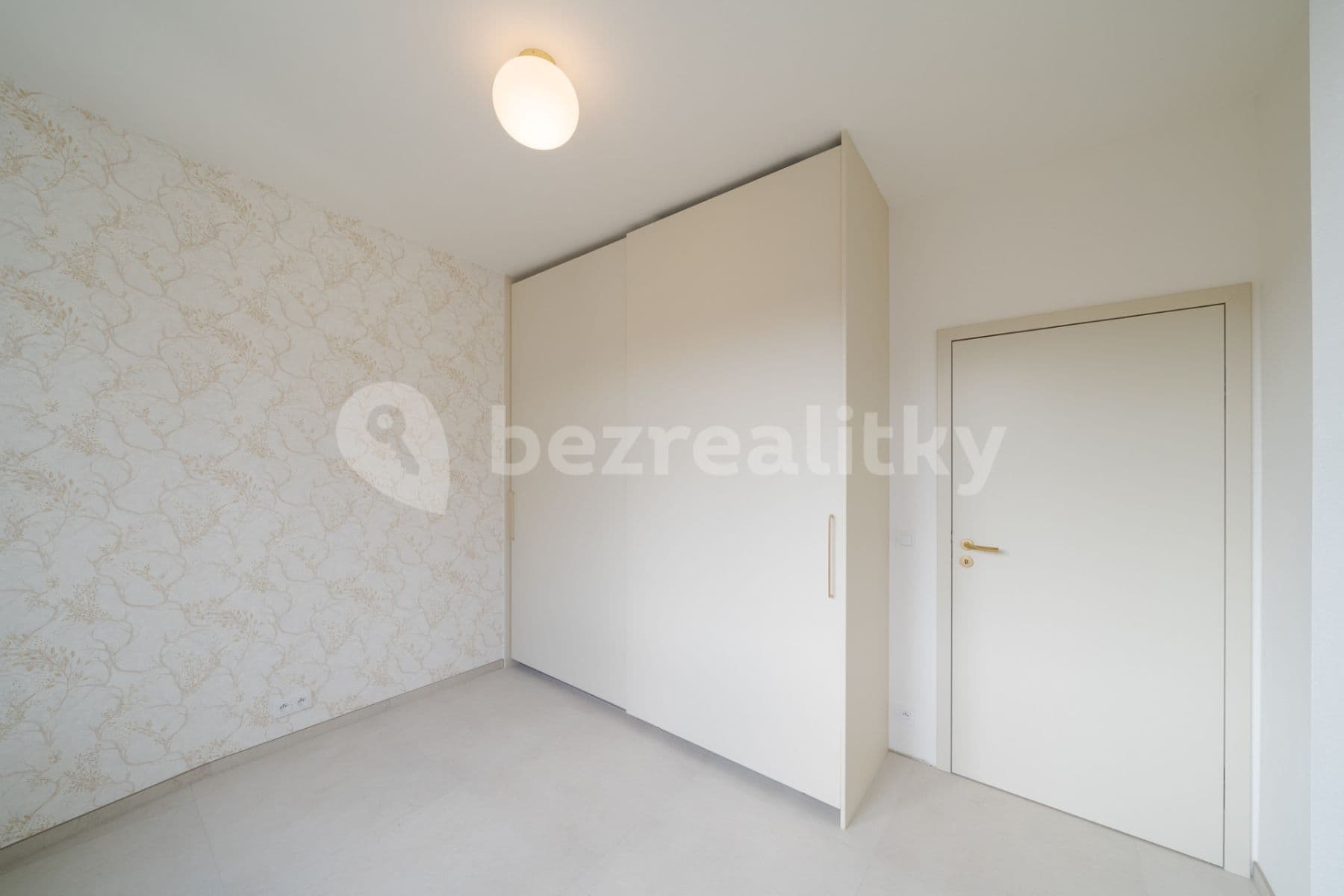2 bedroom with open-plan kitchen flat to rent, 72 m², Kolínská, Prague, Prague 2 bedroom with open-plan kitchen flat to rent, 72 m², Kolínská, Prague, Prague