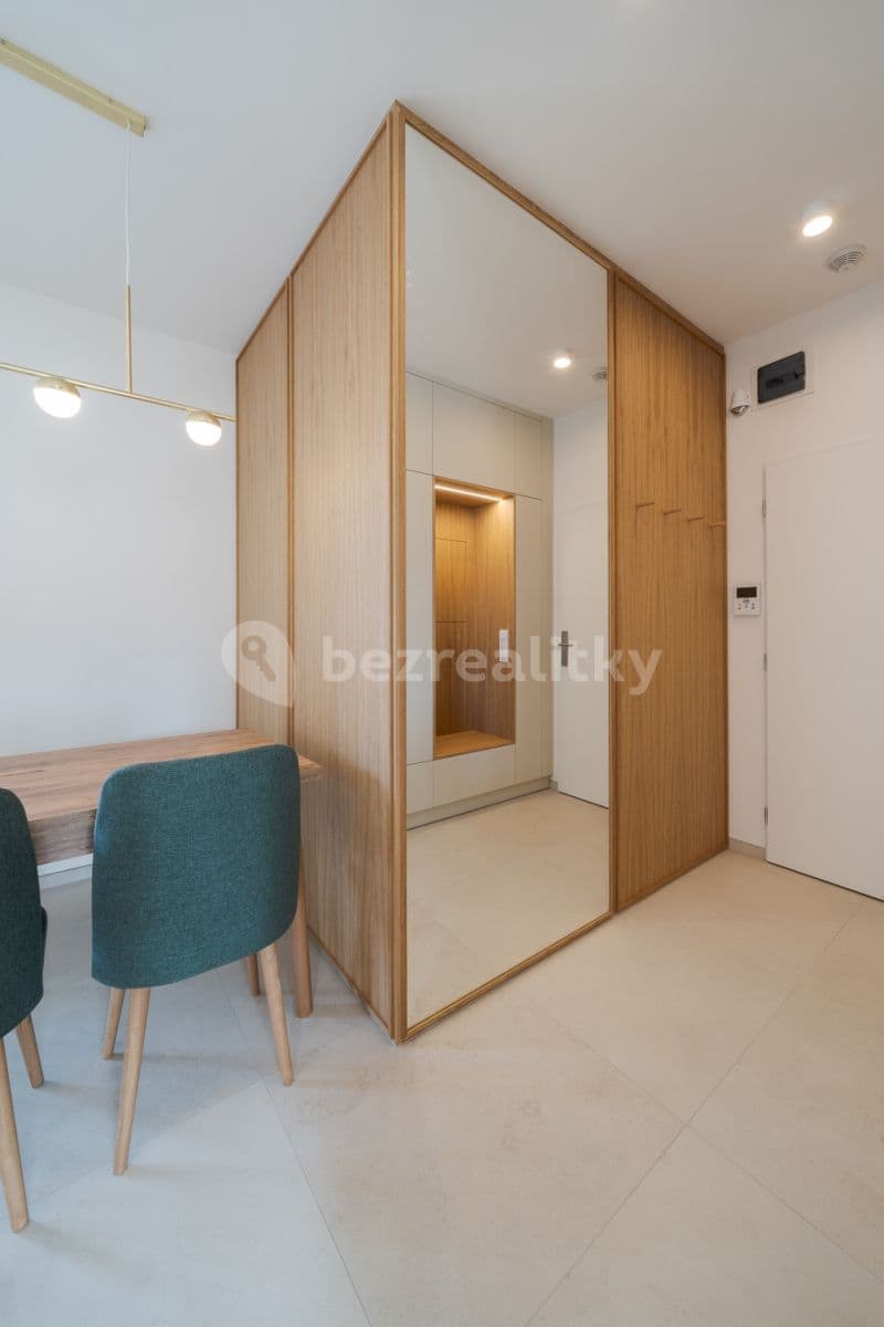 2 bedroom with open-plan kitchen flat to rent, 72 m², Kolínská, Prague, Prague 2 bedroom with open-plan kitchen flat to rent, 72 m², Kolínská, Prague, Prague