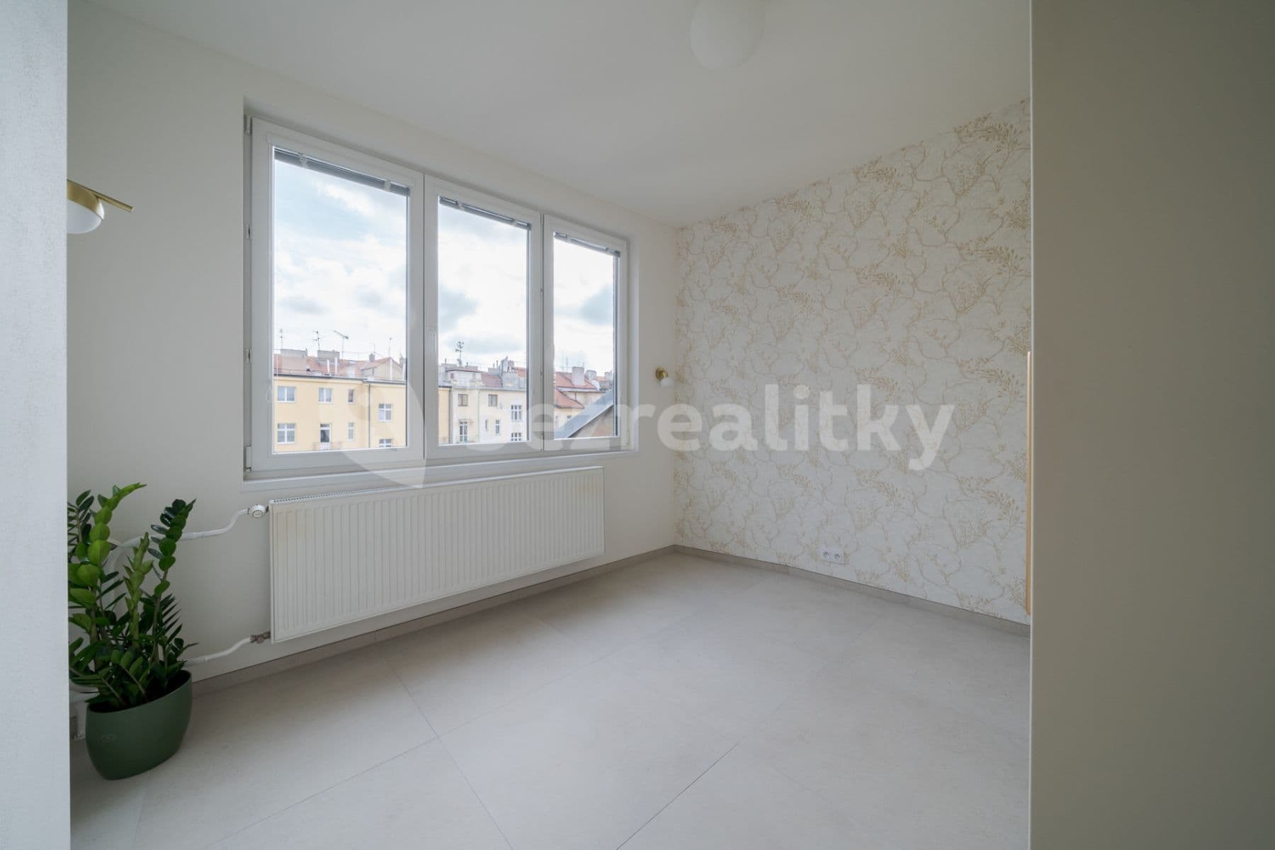 2 bedroom with open-plan kitchen flat to rent, 72 m², Kolínská, Prague, Prague 2 bedroom with open-plan kitchen flat to rent, 72 m², Kolínská, Prague, Prague