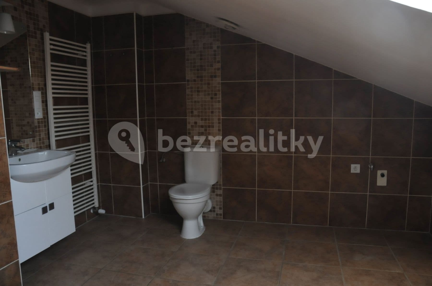 2 bedroom with open-plan kitchen flat to rent, 100 m², Družební, Nové Město nad Metují, Královéhradecký Region 2 bedroom with open-plan kitchen flat to rent, 100 m², Družební, Nové Město nad Metují, Královéhradecký Region