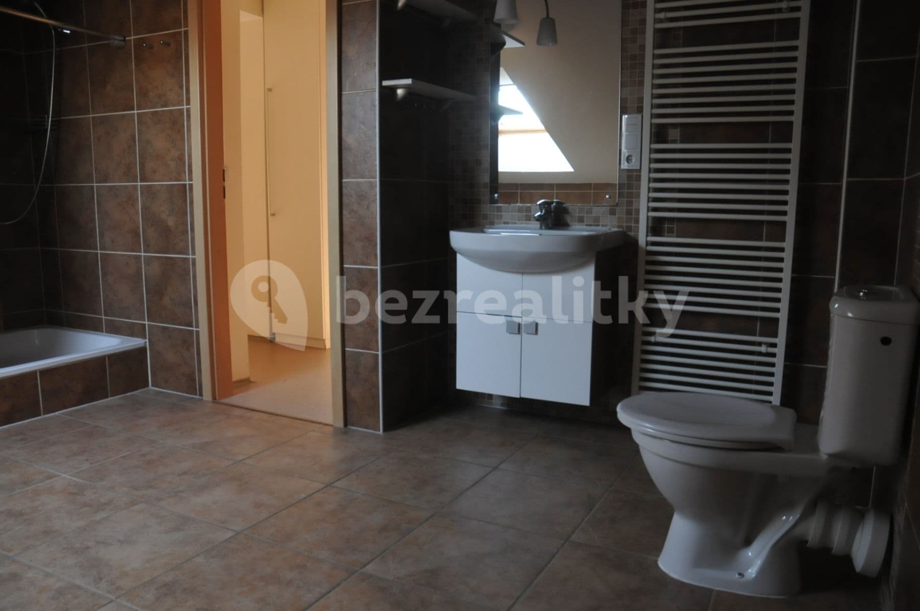 2 bedroom with open-plan kitchen flat to rent, 100 m², Družební, Nové Město nad Metují, Královéhradecký Region 2 bedroom with open-plan kitchen flat to rent, 100 m², Družební, Nové Město nad Metují, Královéhradecký Region
