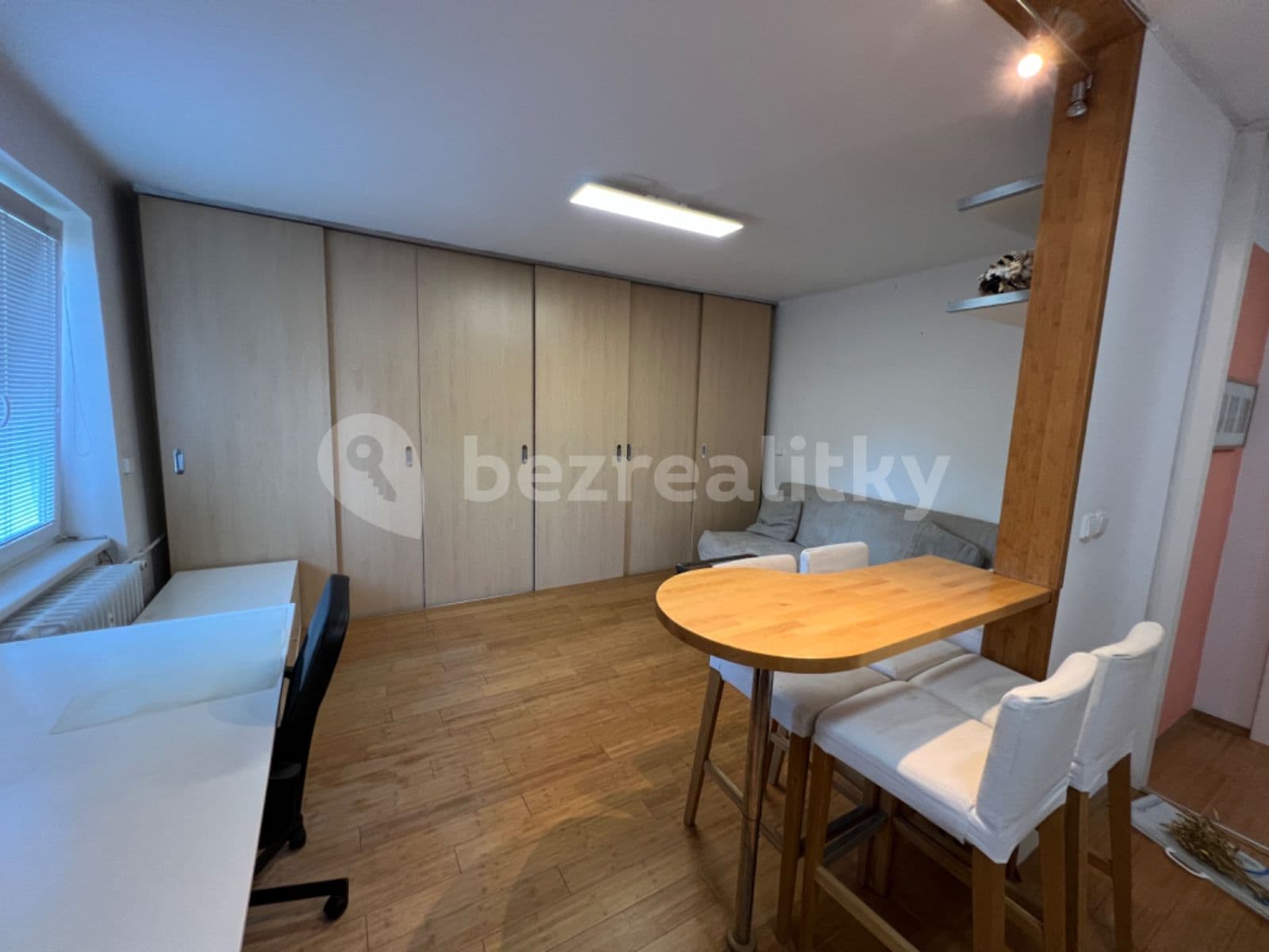 1 bedroom with open-plan kitchen flat to rent, 50 m², Bělohorská, Prague, Prague 1 bedroom with open-plan kitchen flat to rent, 50 m², Bělohorská, Prague, Prague