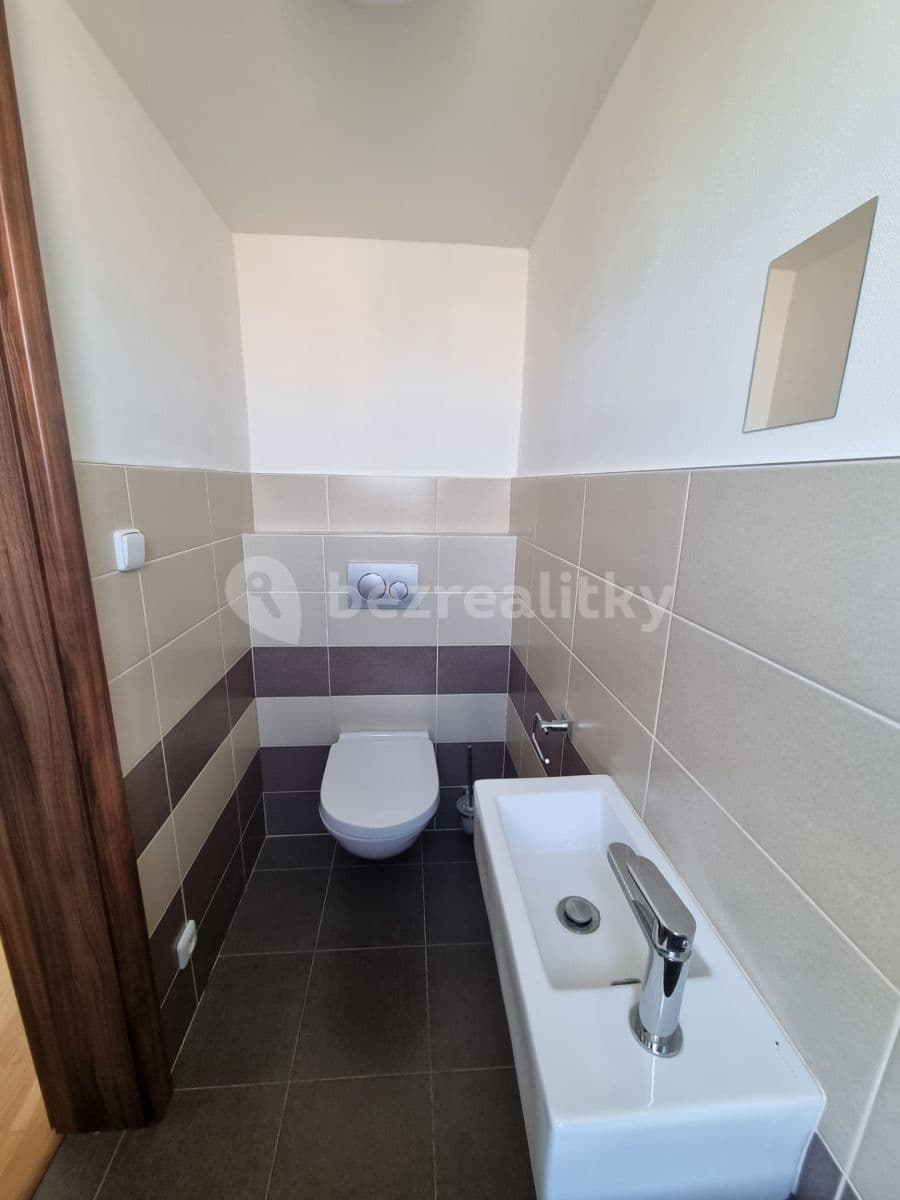 1 bedroom with open-plan kitchen flat to rent, 45 m², Baarova, Prague, Prague 1 bedroom with open-plan kitchen flat to rent, 45 m², Baarova, Prague, Prague