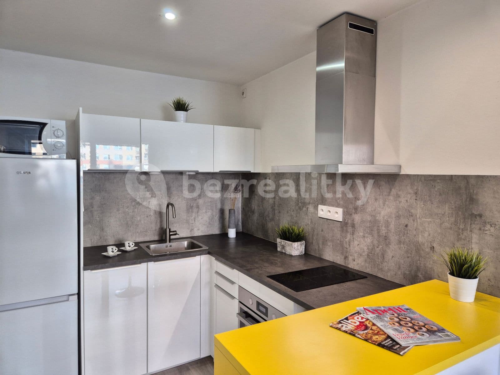 1 bedroom with open-plan kitchen flat to rent, 43 m², Boloňská, Prague, Prague 1 bedroom with open-plan kitchen flat to rent, 43 m², Boloňská, Prague, Prague