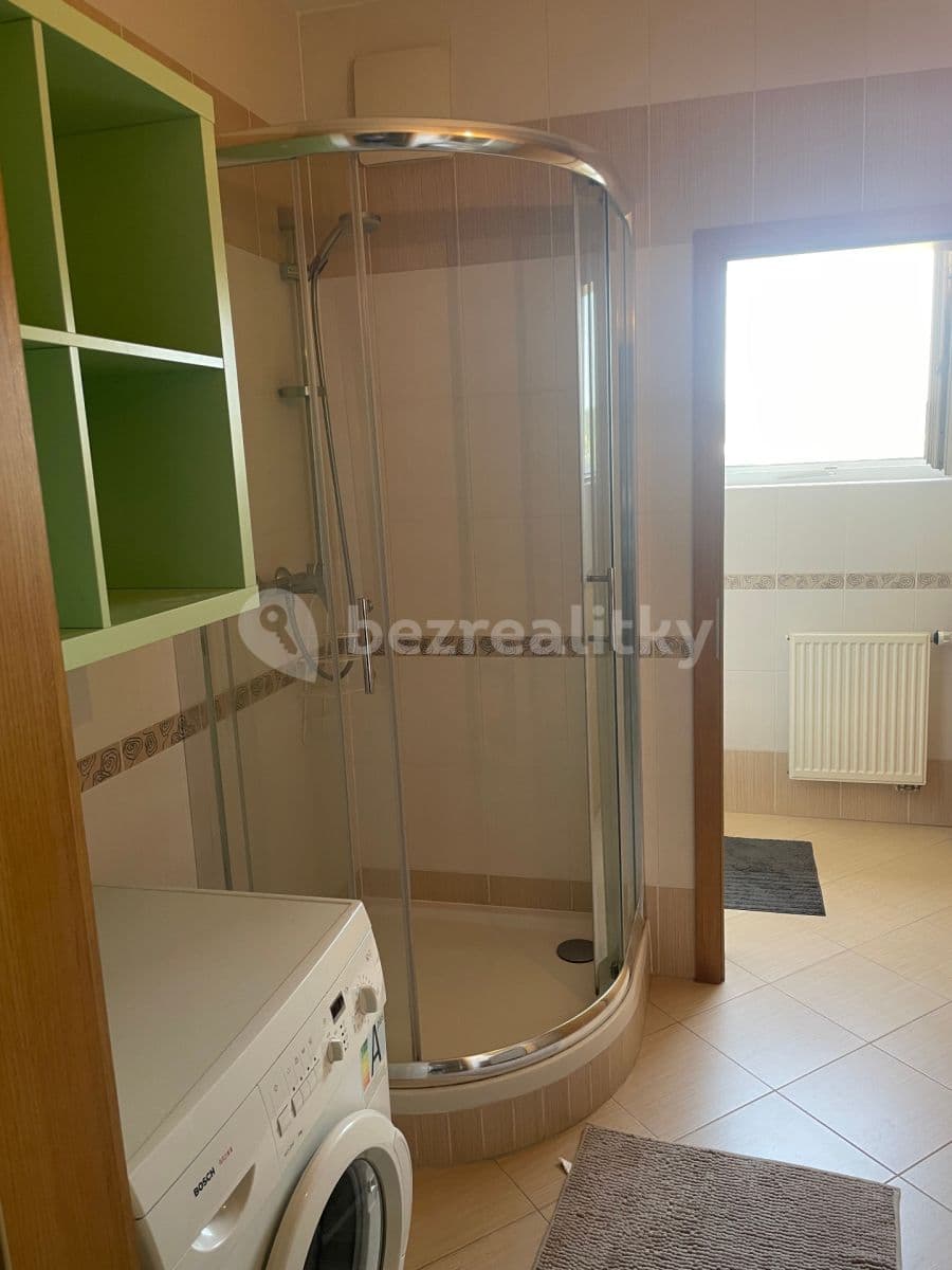 Studio flat to rent, 32 m², Nademlejnská, Prague, Prague Studio flat to rent, 32 m², Nademlejnská, Prague, Prague