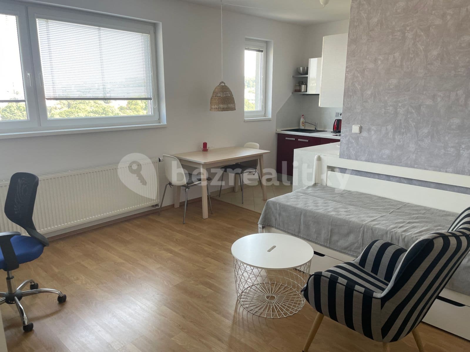 Studio flat to rent, 32 m², Nademlejnská, Prague, Prague Studio flat to rent, 32 m², Nademlejnská, Prague, Prague
