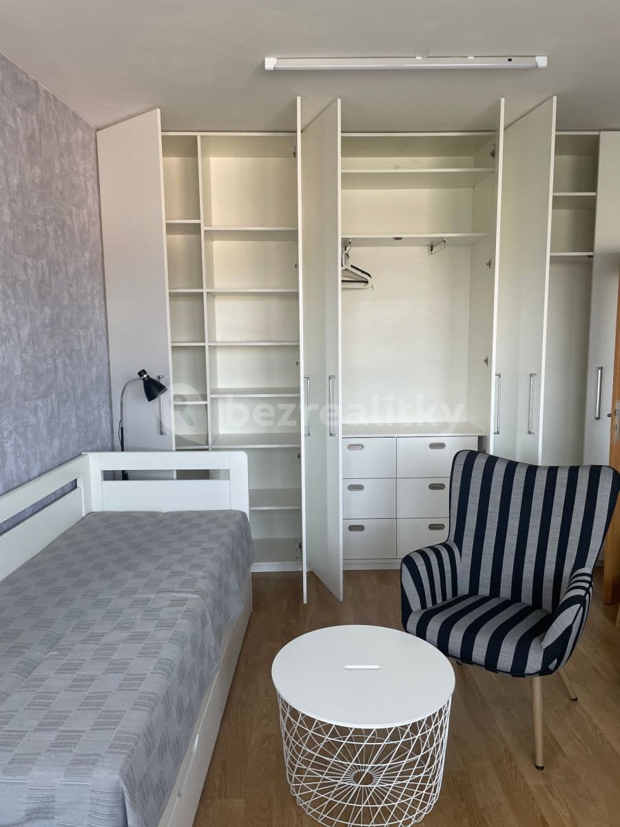 Studio flat to rent, 32 m², Nademlejnská, Prague, Prague Studio flat to rent, 32 m², Nademlejnská, Prague, Prague