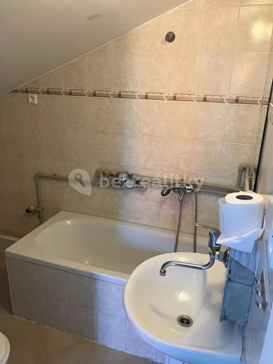 2 bedroom flat to rent, 50 m², nám. Draha, Hřebeč, Středočeský Region 2 bedroom flat to rent, 50 m², nám. Draha, Hřebeč, Středočeský Region