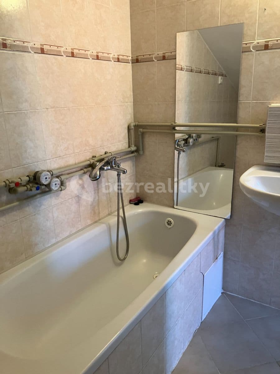 2 bedroom flat to rent, 50 m², nám. Draha, Hřebeč, Středočeský Region 2 bedroom flat to rent, 50 m², nám. Draha, Hřebeč, Středočeský Region