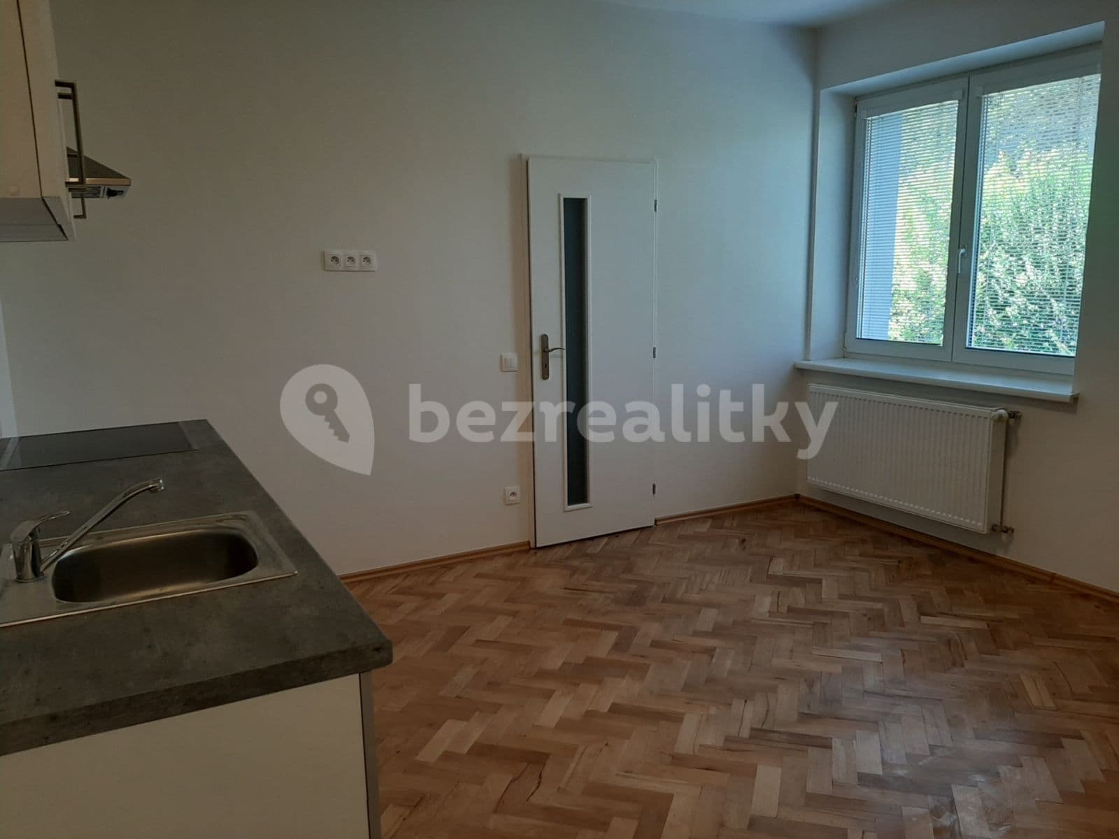 1 bedroom with open-plan kitchen flat to rent, 42 m², U Stojanu, Prague, Prague 1 bedroom with open-plan kitchen flat to rent, 42 m², U Stojanu, Prague, Prague