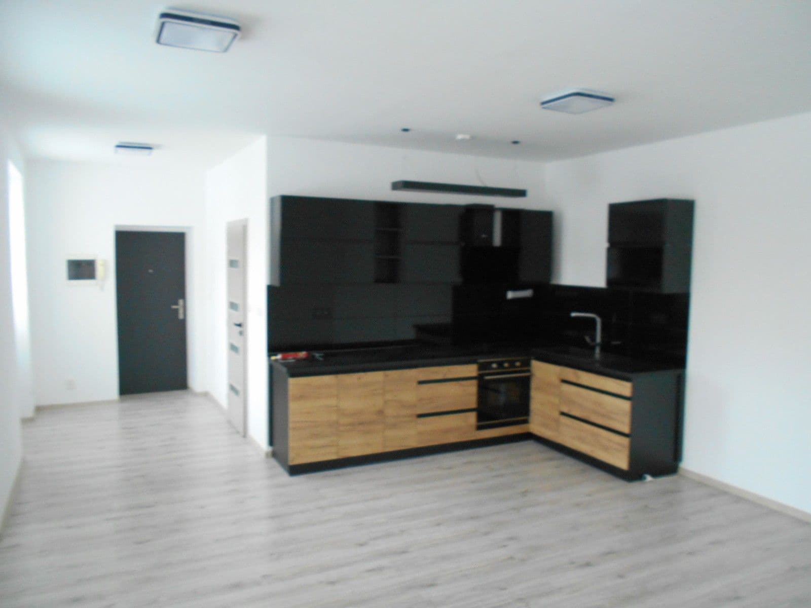 1 bedroom with open-plan kitchen flat to rent, 65 m², Louny, Ústecký Region 1 bedroom with open-plan kitchen flat to rent, 65 m², Louny, Ústecký Region