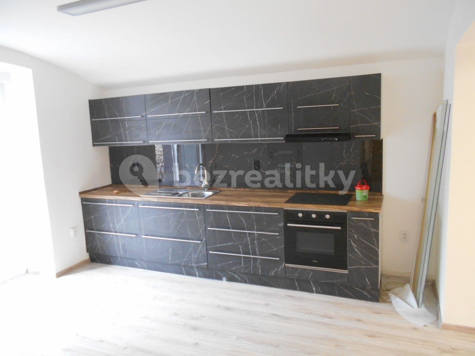 1 bedroom with open-plan kitchen flat to rent, 57 m², Louny, Ústecký Region 1 bedroom with open-plan kitchen flat to rent, 57 m², Louny, Ústecký Region