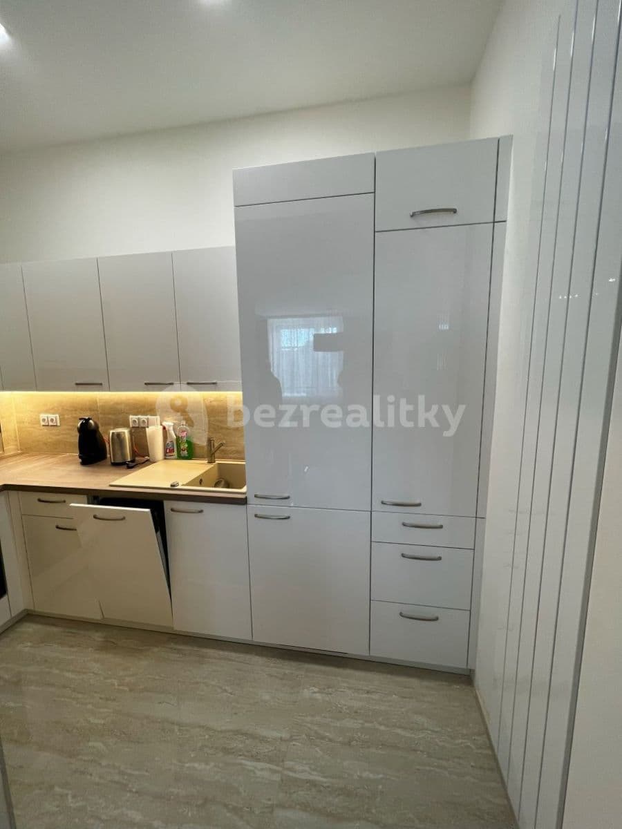 1 bedroom with open-plan kitchen flat to rent, 60 m², Cyrila Boudy, Kladno, Středočeský Region 1 bedroom with open-plan kitchen flat to rent, 60 m², Cyrila Boudy, Kladno, Středočeský Region