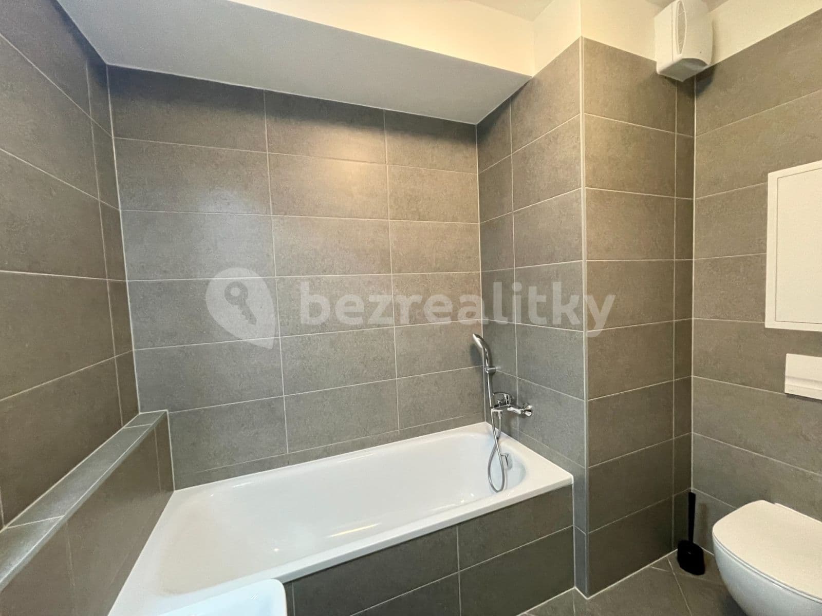 1 bedroom with open-plan kitchen flat to rent, 51 m², Gollové, Prague, Prague 1 bedroom with open-plan kitchen flat to rent, 51 m², Gollové, Prague, Prague