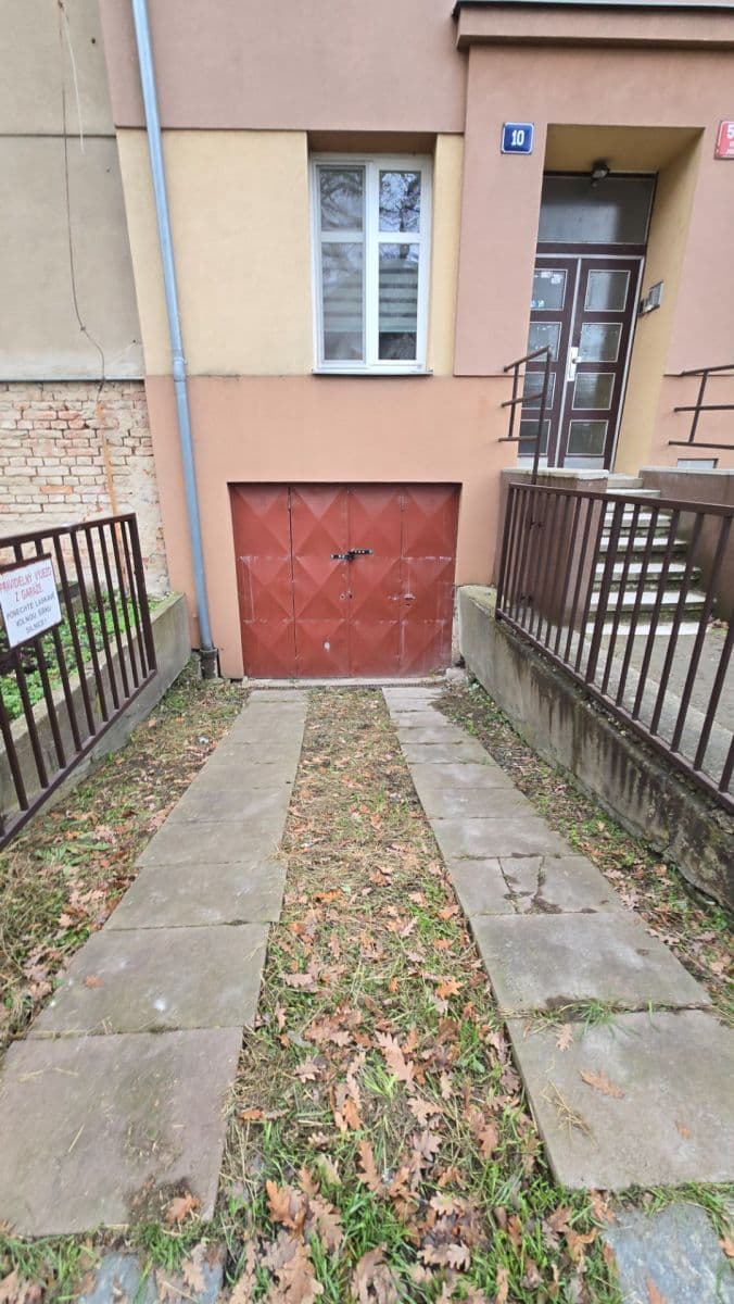 garage to rent, 32 m², Nad Malým mýtem, Prague, Prague garage to rent, 32 m², Nad Malým mýtem, Prague, Prague