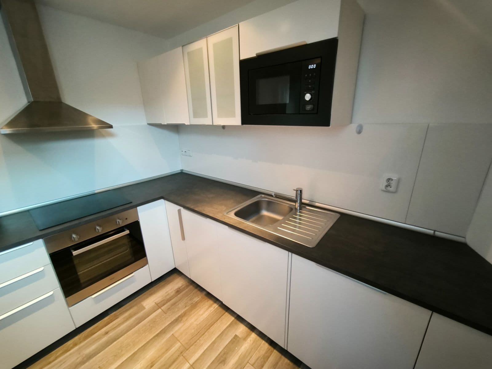1 bedroom flat to rent, 46 m², Masarykovo náměstí, Brandýs nad Labem-Stará Boleslav, Středočeský Region 1 bedroom flat to rent, 46 m², Masarykovo náměstí, Brandýs nad Labem-Stará Boleslav, Středočeský Region