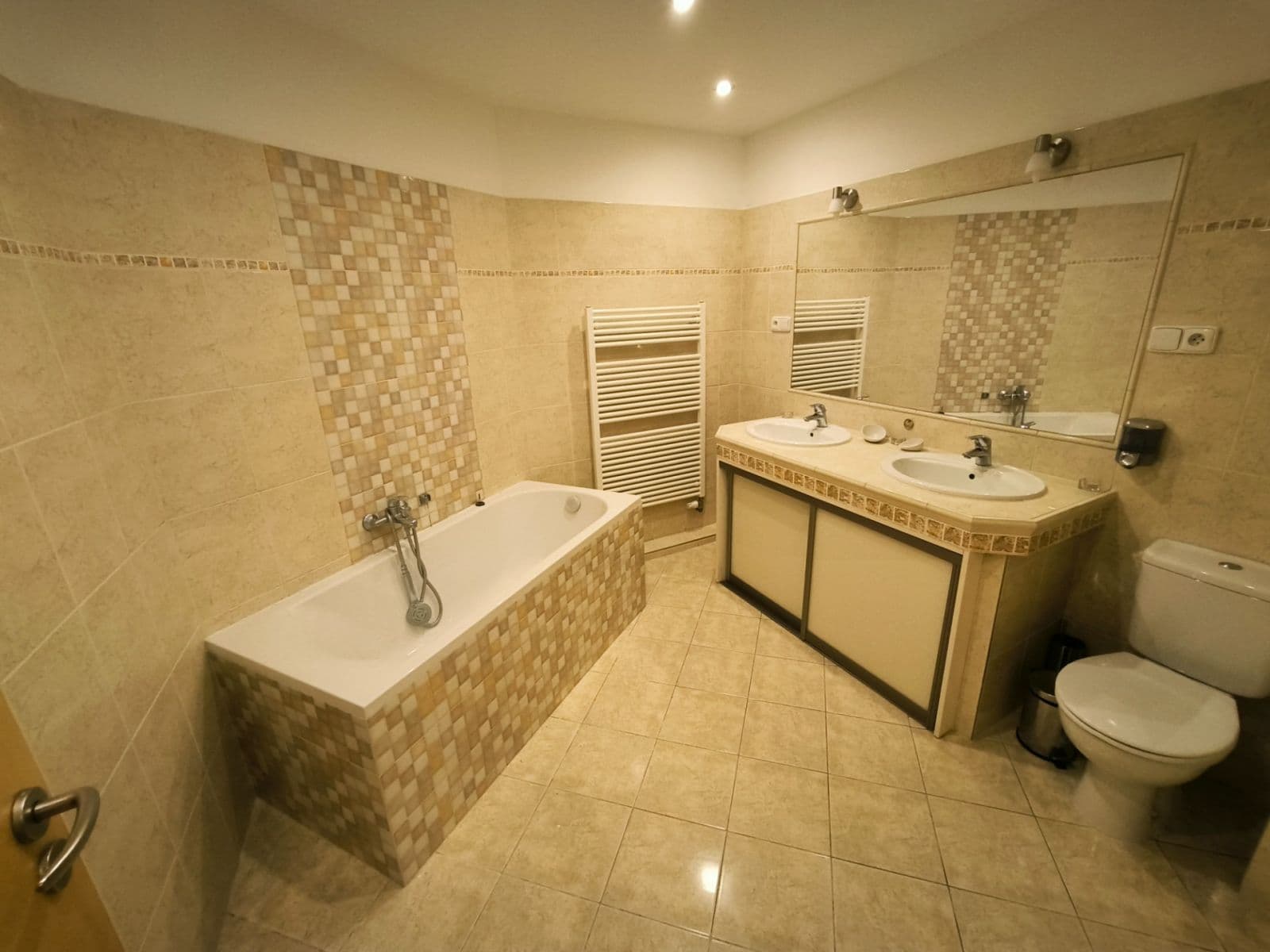 1 bedroom flat to rent, 46 m², Masarykovo náměstí, Brandýs nad Labem-Stará Boleslav, Středočeský Region 1 bedroom flat to rent, 46 m², Masarykovo náměstí, Brandýs nad Labem-Stará Boleslav, Středočeský Region