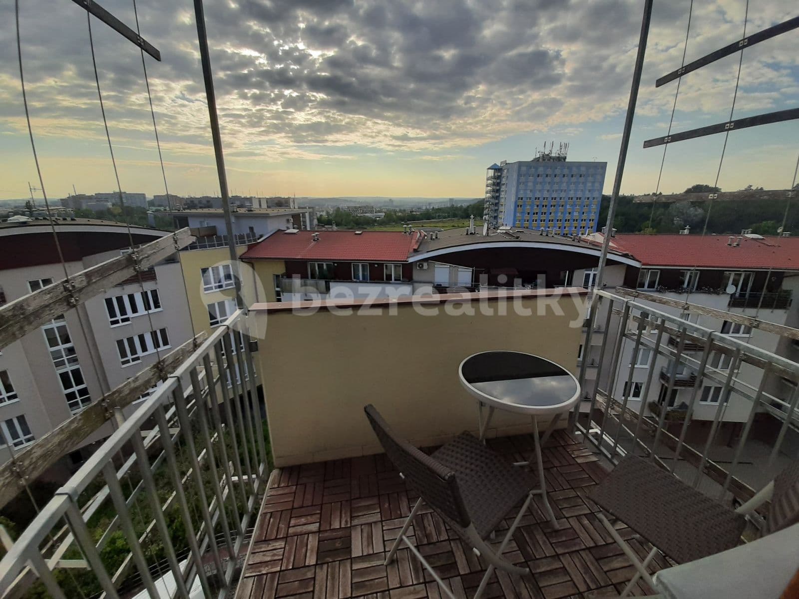 Studio flat to rent, 43 m², Pelušková, Prague, Prague Studio flat to rent, 43 m², Pelušková, Prague, Prague