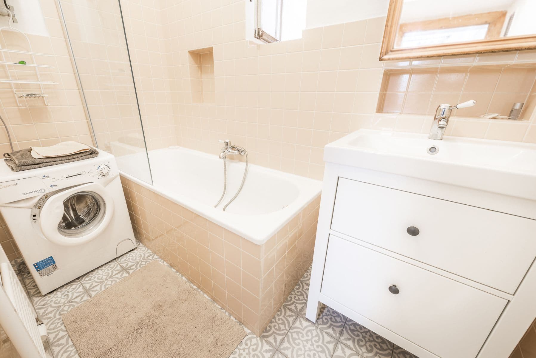 flat to rent, 56 m², U Lužického semináře, Prague, Prague flat to rent, 56 m², U Lužického semináře, Prague, Prague