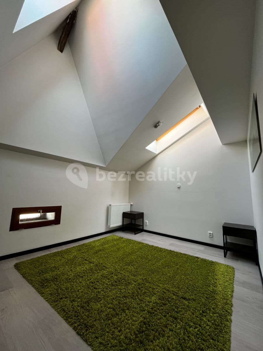 2 bedroom with open-plan kitchen flat to rent, 80 m², Křenová, Brno, Jihomoravský Region 2 bedroom with open-plan kitchen flat to rent, 80 m², Křenová, Brno, Jihomoravský Region