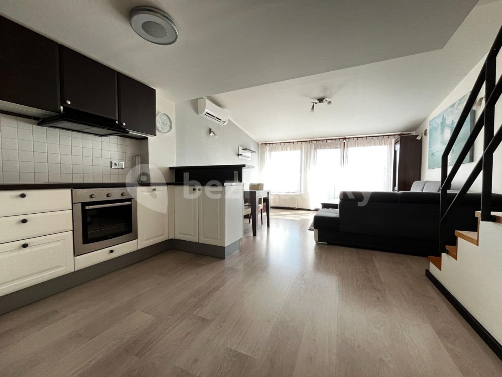 2 bedroom with open-plan kitchen flat to rent, 80 m², Křenová, Brno, Jihomoravský Region 2 bedroom with open-plan kitchen flat to rent, 80 m², Křenová, Brno, Jihomoravský Region
