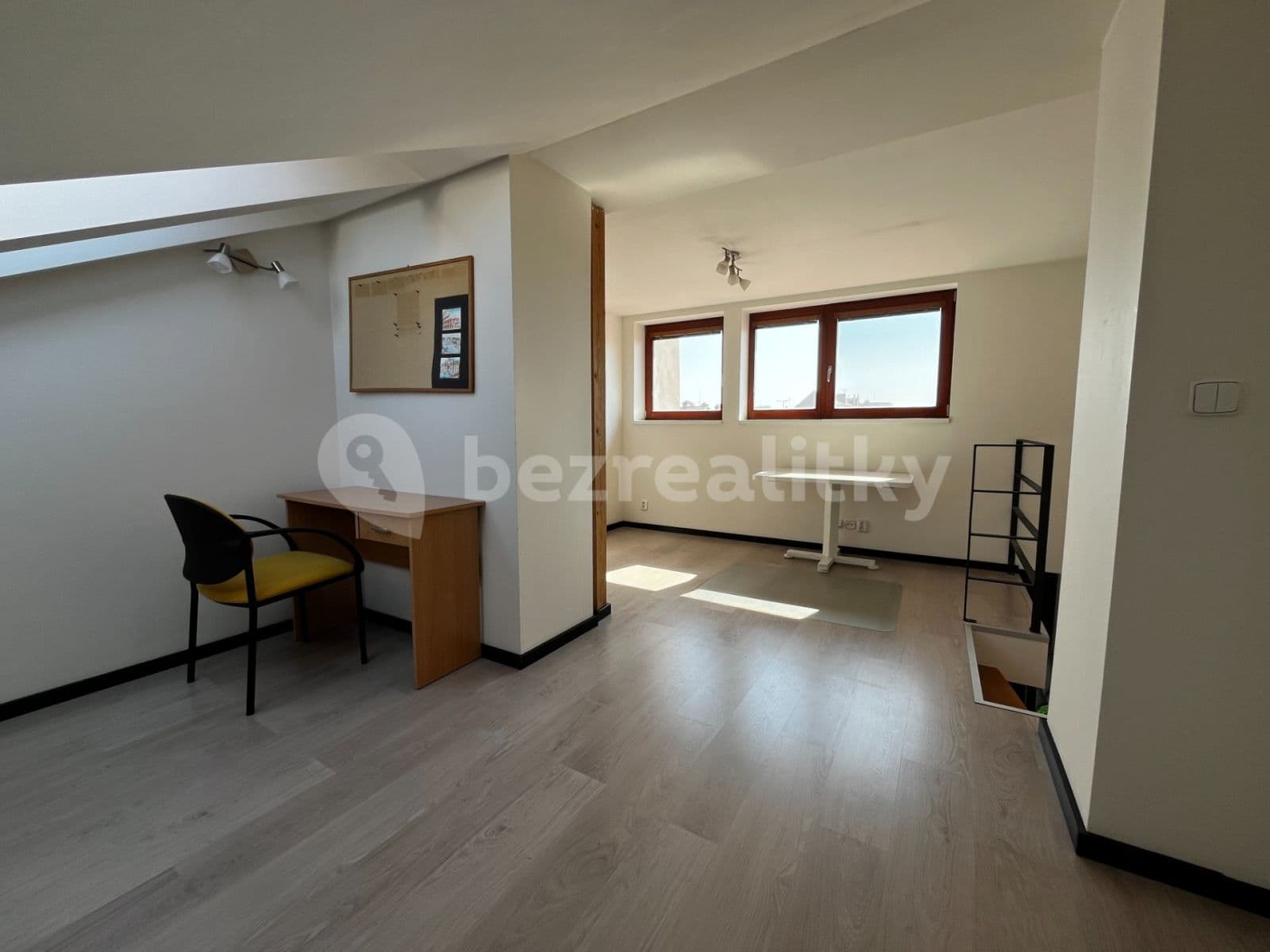 2 bedroom with open-plan kitchen flat to rent, 80 m², Křenová, Brno, Jihomoravský Region 2 bedroom with open-plan kitchen flat to rent, 80 m², Křenová, Brno, Jihomoravský Region