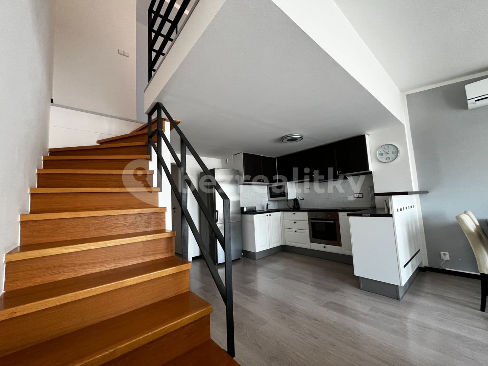 2 bedroom with open-plan kitchen flat to rent, 80 m², Křenová, Brno, Jihomoravský Region 2 bedroom with open-plan kitchen flat to rent, 80 m², Křenová, Brno, Jihomoravský Region