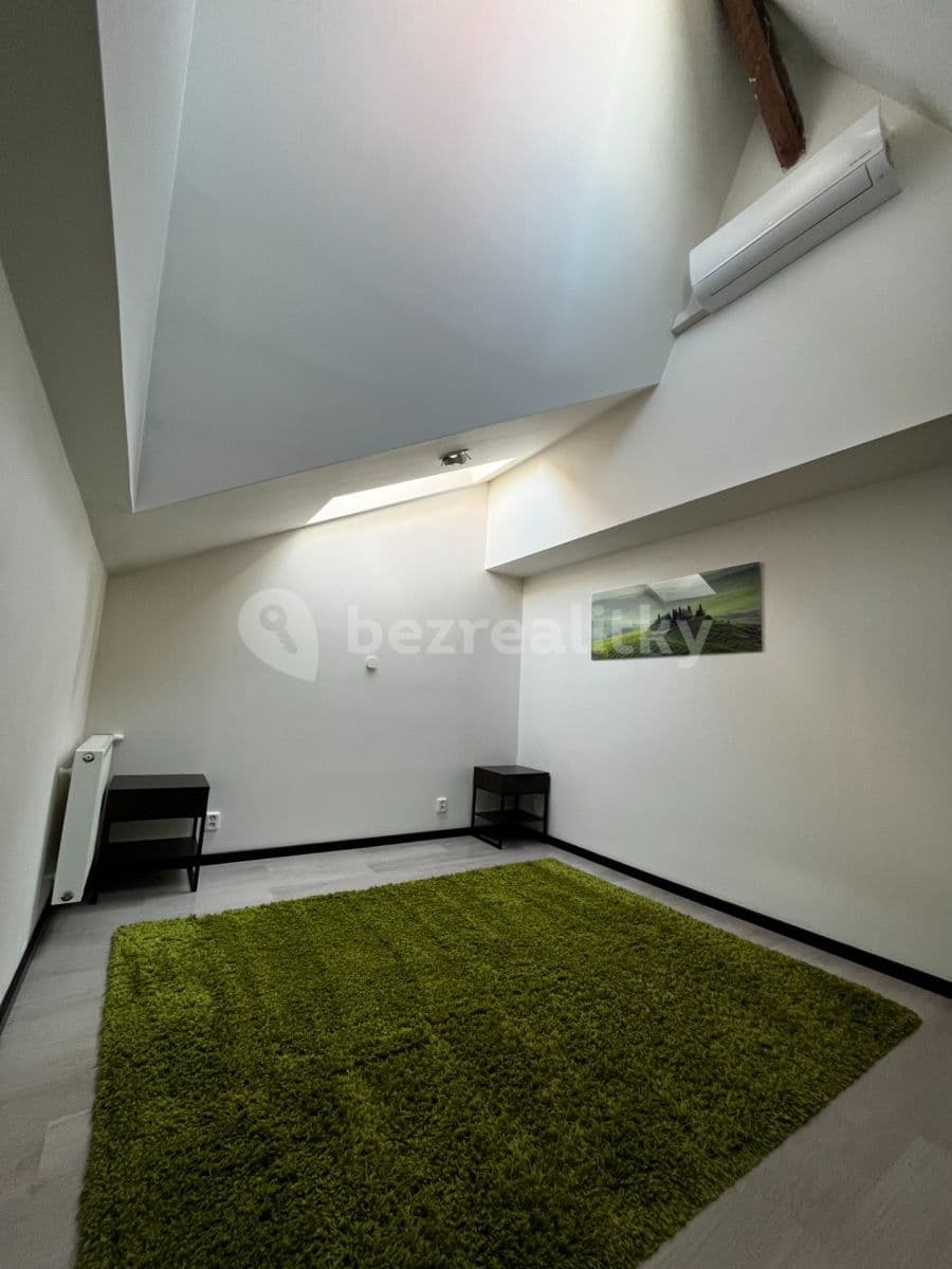 2 bedroom with open-plan kitchen flat to rent, 80 m², Křenová, Brno, Jihomoravský Region 2 bedroom with open-plan kitchen flat to rent, 80 m², Křenová, Brno, Jihomoravský Region