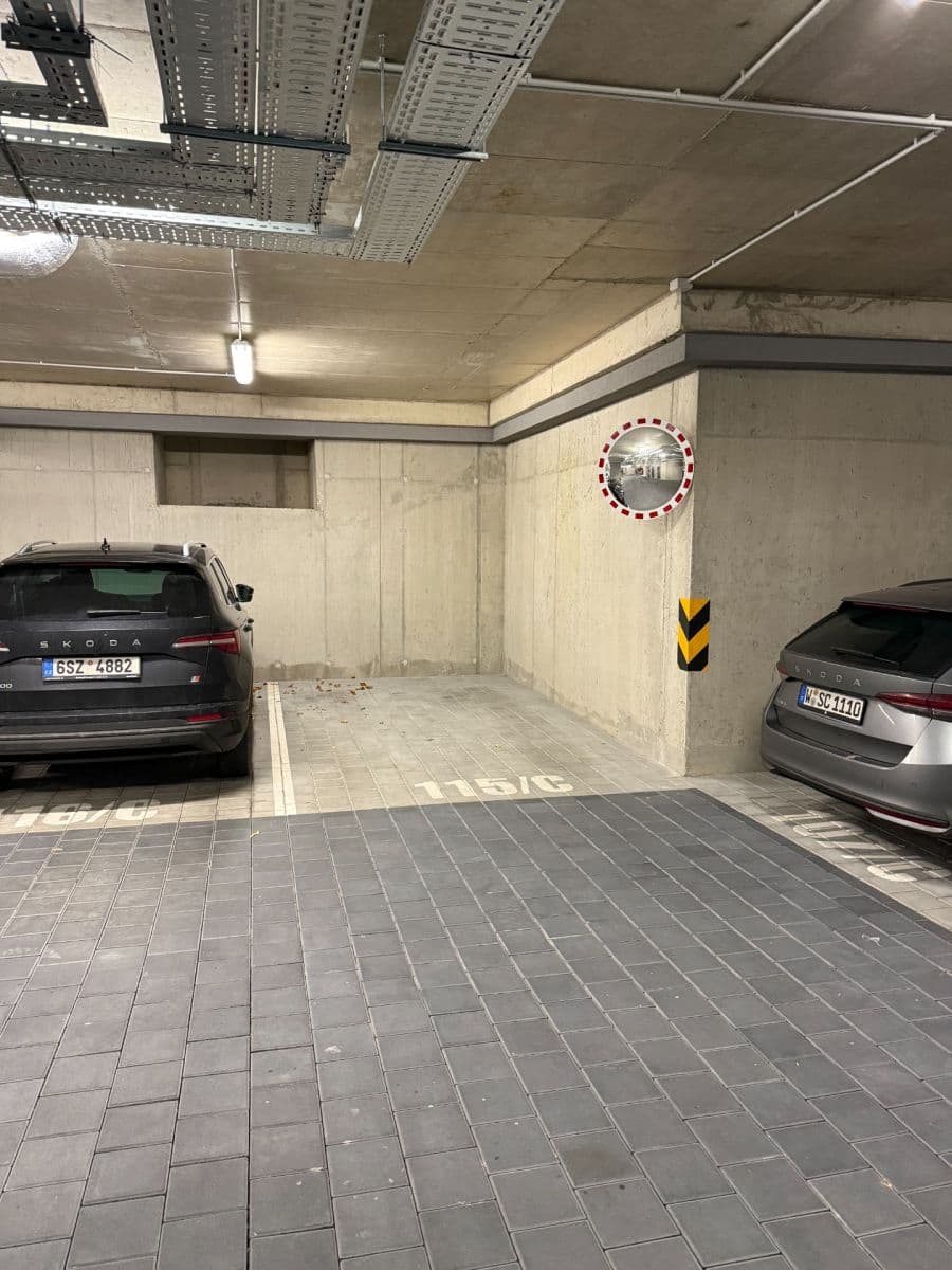 garage to rent, 15 m², U Sluncové, Prague, Prague garage to rent, 15 m², U Sluncové, Prague, Prague