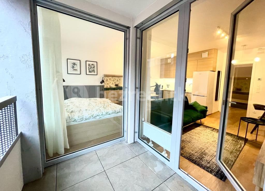 Studio flat to rent, 40 m², U Pergamenky, Prague, Prague Studio flat to rent, 40 m², U Pergamenky, Prague, Prague