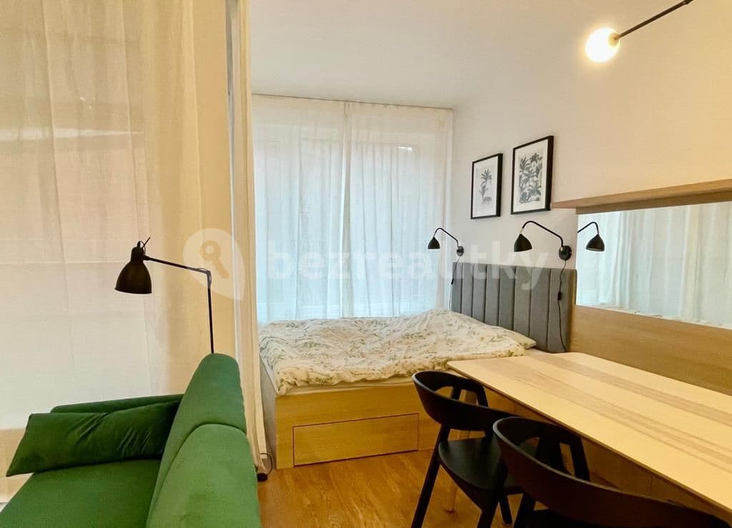 Studio flat to rent, 40 m², U Pergamenky, Prague, Prague Studio flat to rent, 40 m², U Pergamenky, Prague, Prague