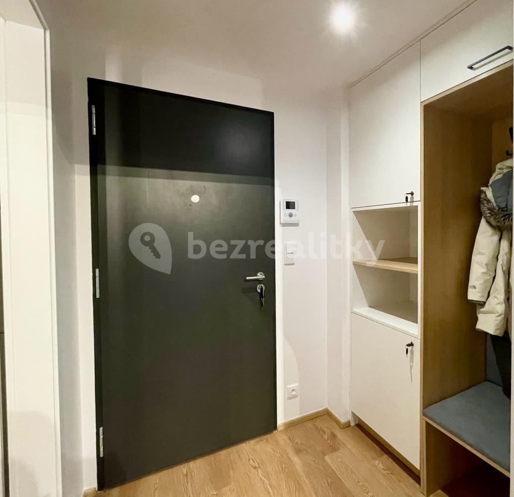 Studio flat to rent, 40 m², U Pergamenky, Prague, Prague Studio flat to rent, 40 m², U Pergamenky, Prague, Prague