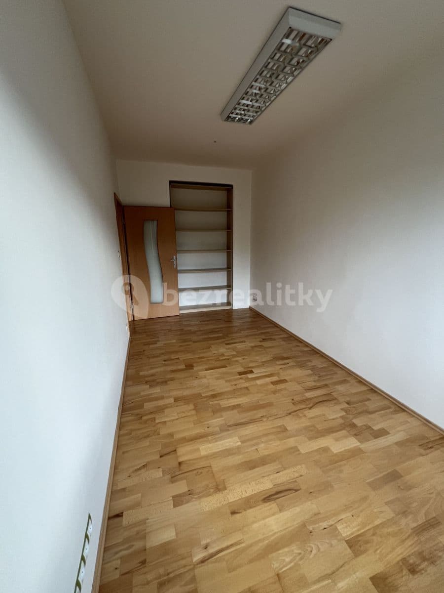 2 bedroom with open-plan kitchen flat to rent, 65 m², Michelangelova, Prague, Prague 2 bedroom with open-plan kitchen flat to rent, 65 m², Michelangelova, Prague, Prague