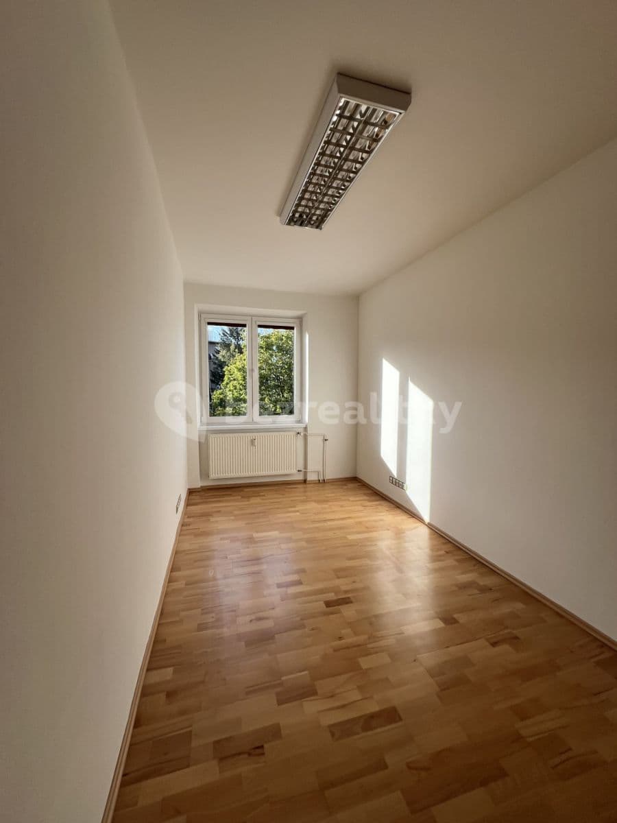 2 bedroom with open-plan kitchen flat to rent, 65 m², Michelangelova, Prague, Prague 2 bedroom with open-plan kitchen flat to rent, 65 m², Michelangelova, Prague, Prague