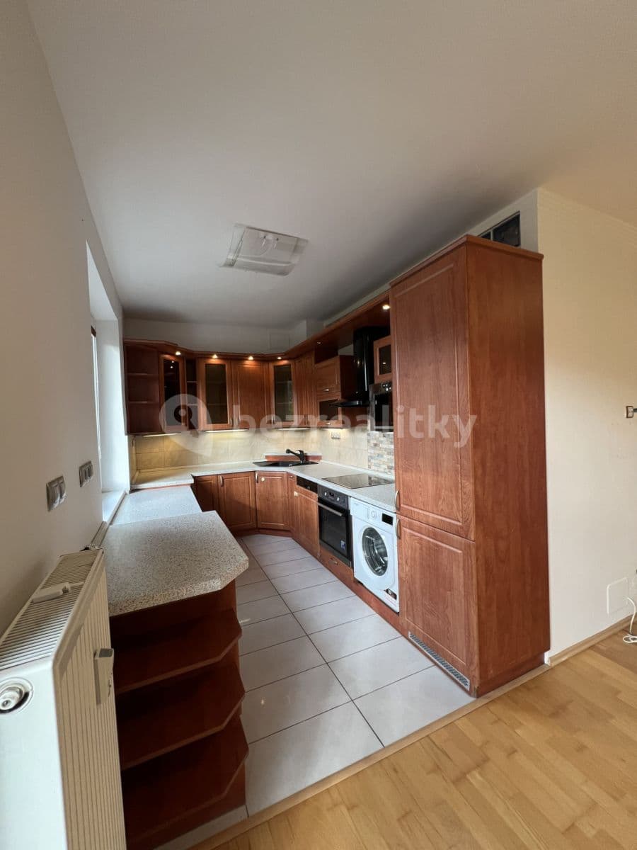 2 bedroom with open-plan kitchen flat to rent, 65 m², Michelangelova, Prague, Prague 2 bedroom with open-plan kitchen flat to rent, 65 m², Michelangelova, Prague, Prague