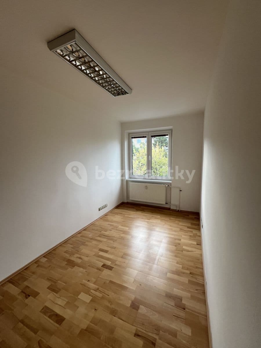 2 bedroom with open-plan kitchen flat to rent, 65 m², Michelangelova, Prague, Prague 2 bedroom with open-plan kitchen flat to rent, 65 m², Michelangelova, Prague, Prague