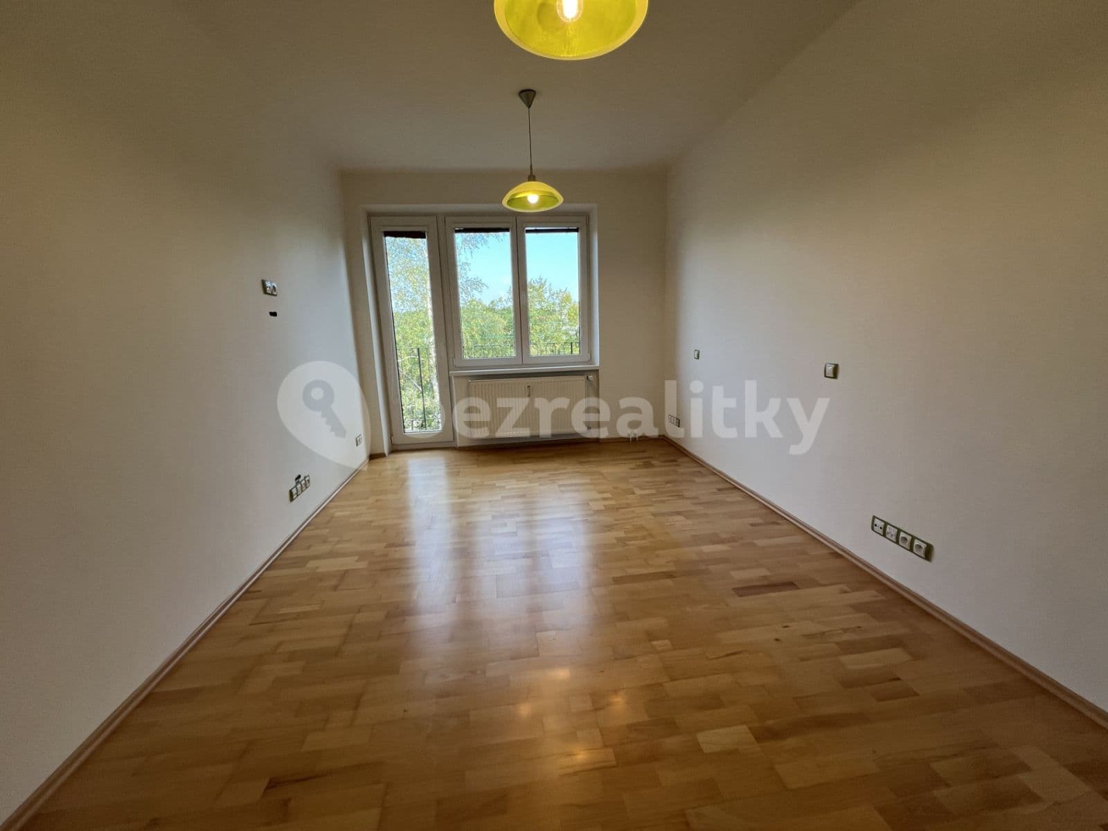 2 bedroom with open-plan kitchen flat to rent, 65 m², Michelangelova, Prague, Prague 2 bedroom with open-plan kitchen flat to rent, 65 m², Michelangelova, Prague, Prague
