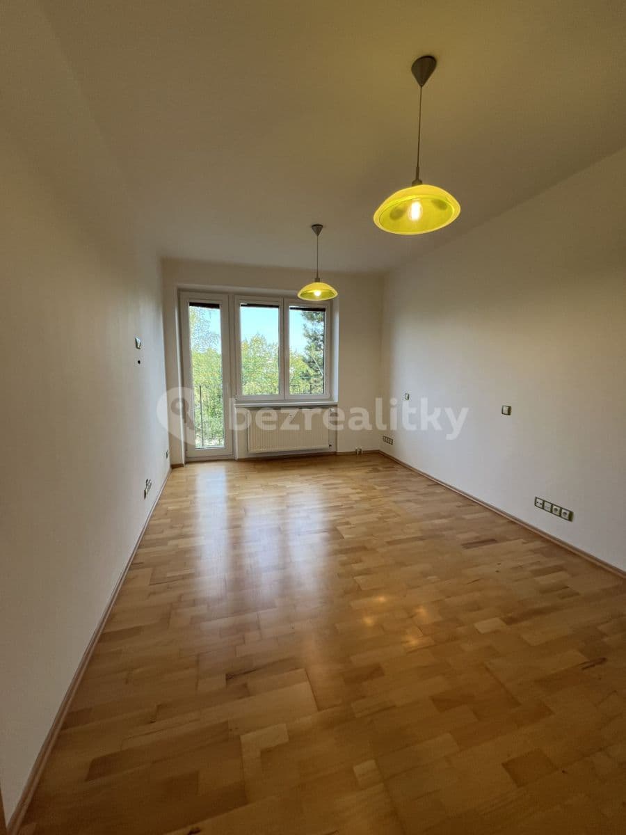 2 bedroom with open-plan kitchen flat to rent, 65 m², Michelangelova, Prague, Prague 2 bedroom with open-plan kitchen flat to rent, 65 m², Michelangelova, Prague, Prague