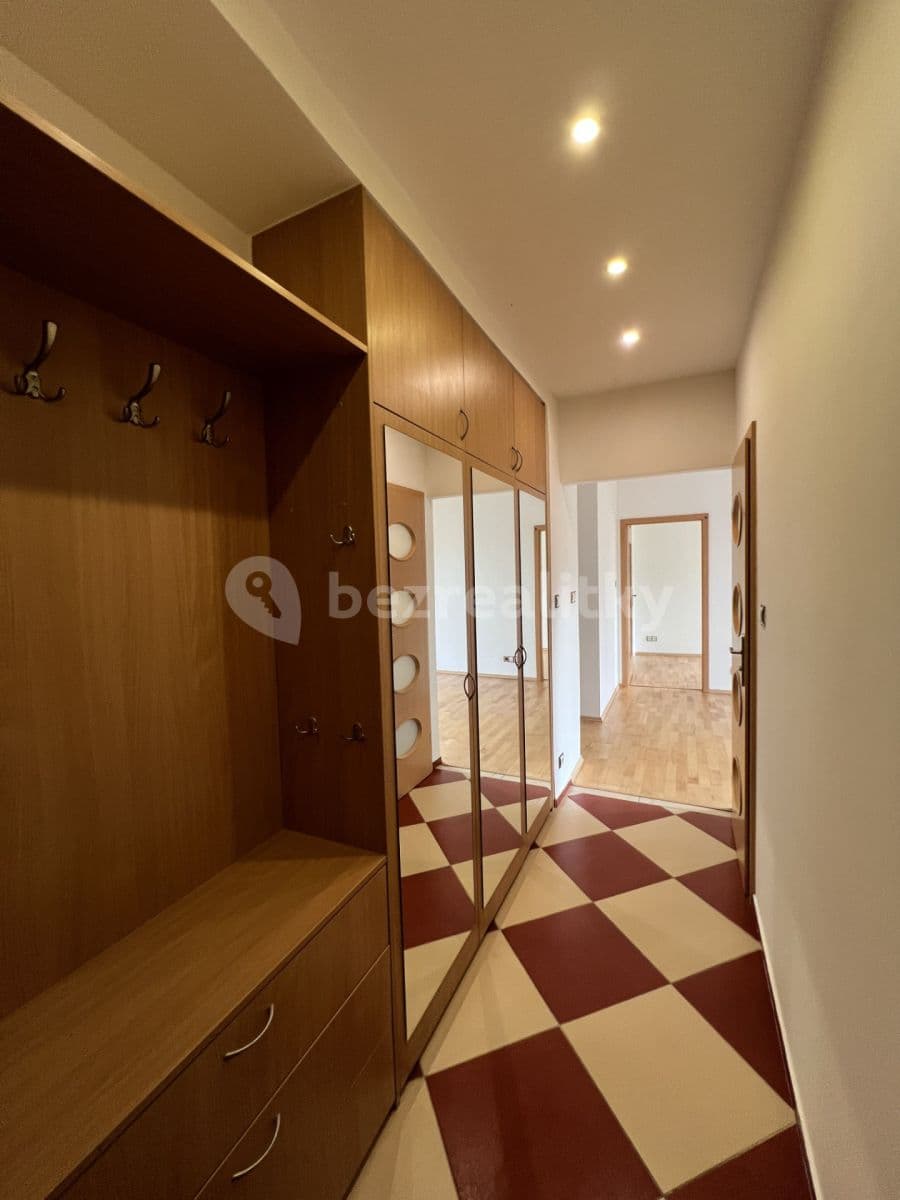 2 bedroom with open-plan kitchen flat to rent, 65 m², Michelangelova, Prague, Prague 2 bedroom with open-plan kitchen flat to rent, 65 m², Michelangelova, Prague, Prague