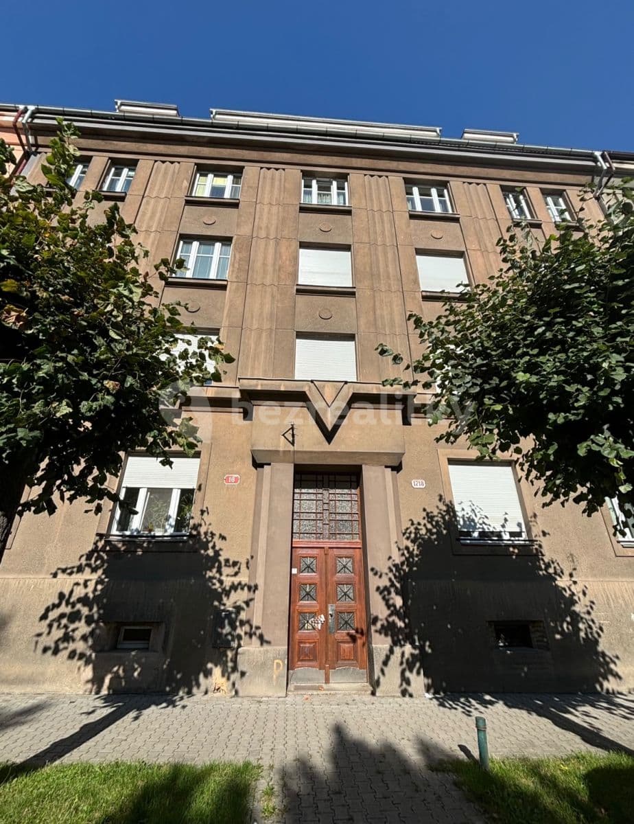 2 bedroom with open-plan kitchen flat for sale, 108 m², Raisova, Plzeň, Plzeňský Region 2 bedroom with open-plan kitchen flat for sale, 108 m², Raisova, Plzeň, Plzeňský Region