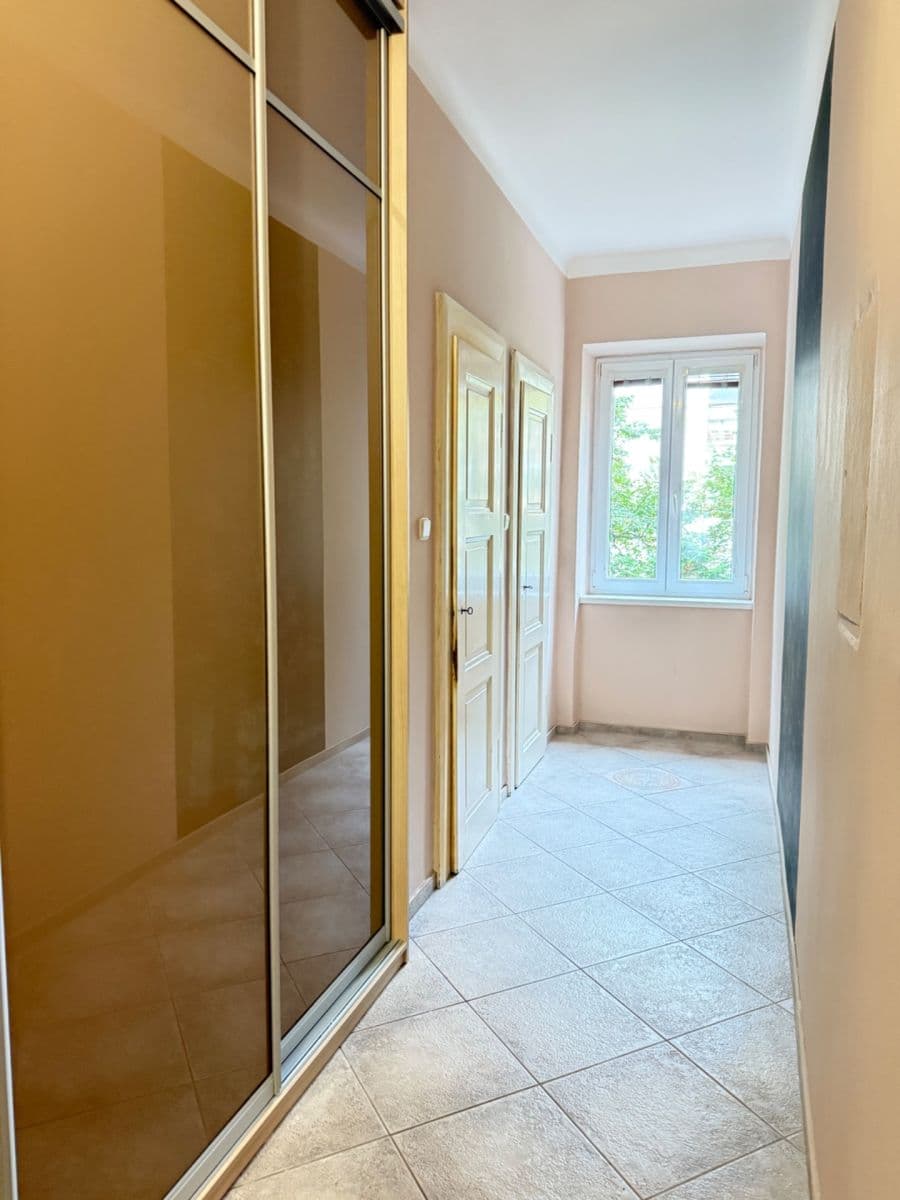 2 bedroom with open-plan kitchen flat for sale, 108 m², Raisova, Plzeň, Plzeňský Region 2 bedroom with open-plan kitchen flat for sale, 108 m², Raisova, Plzeň, Plzeňský Region