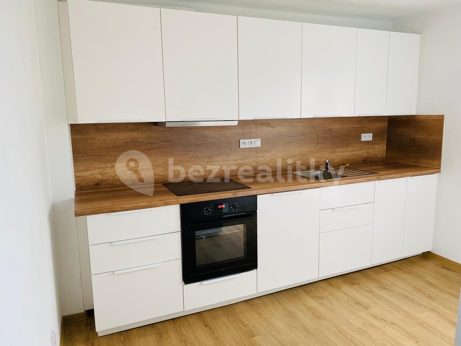 4 bedroom flat to rent, 100 m², Marty Rožánkové, Křelov-Břuchotín, Olomoucký Region 4 bedroom flat to rent, 100 m², Marty Rožánkové, Křelov-Břuchotín, Olomoucký Region
