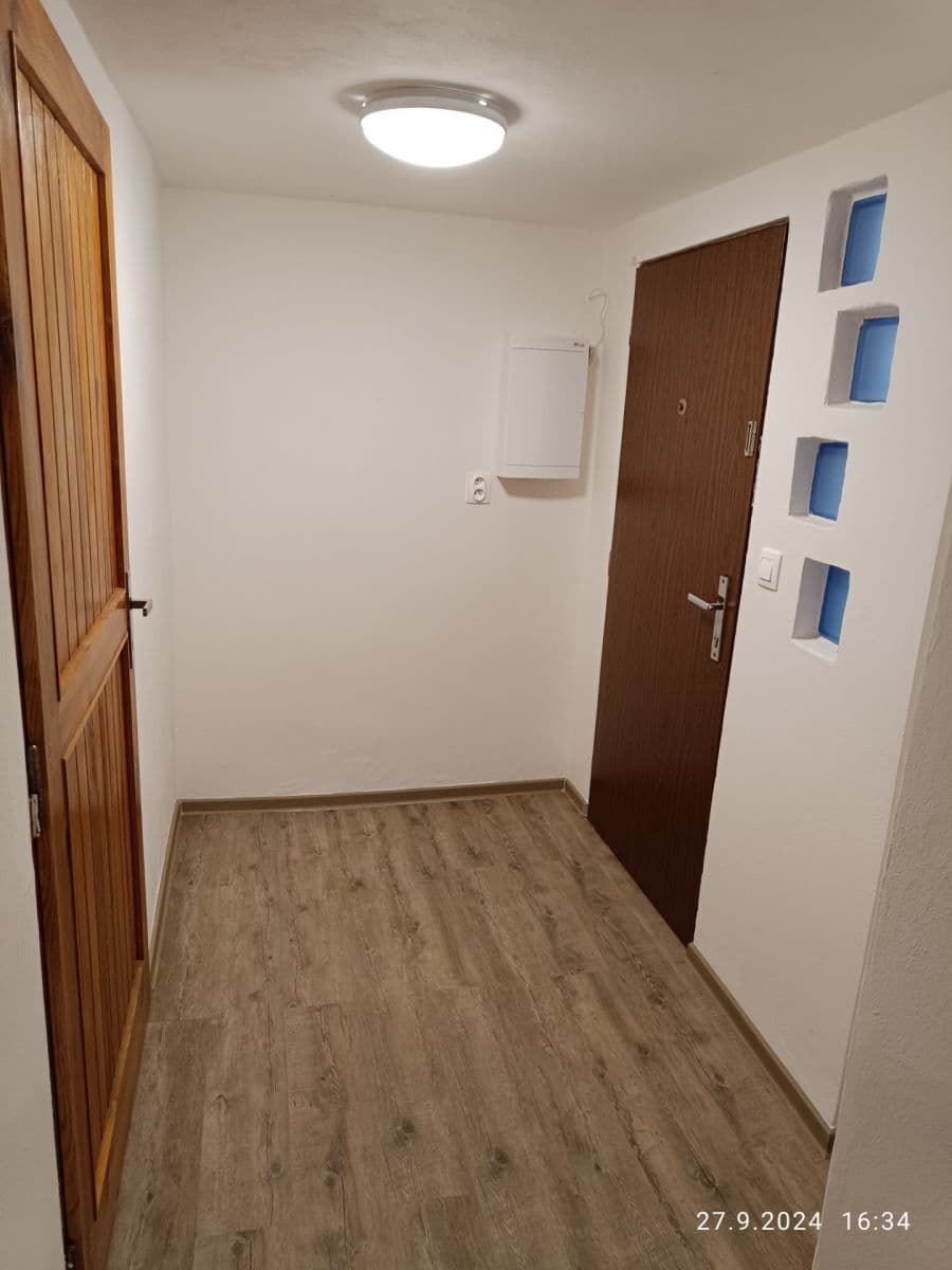 Studio flat to rent, 35 m², Nebužely, Středočeský Region Studio flat to rent, 35 m², Nebužely, Středočeský Region