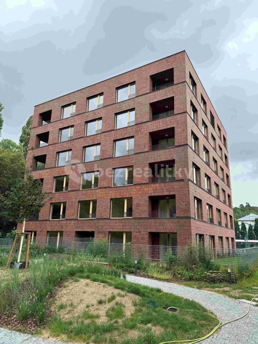 1 bedroom with open-plan kitchen flat to rent, 56 m², Pod Juliskou, Prague, Prague 1 bedroom with open-plan kitchen flat to rent, 56 m², Pod Juliskou, Prague, Prague