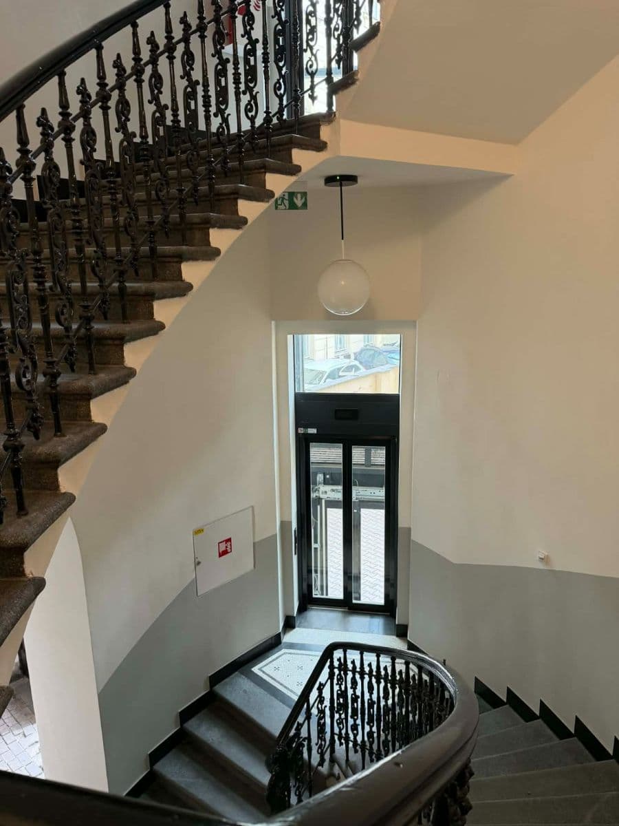 1 bedroom with open-plan kitchen flat to rent, 42 m², Pobřežní, Prague, Prague 1 bedroom with open-plan kitchen flat to rent, 42 m², Pobřežní, Prague, Prague