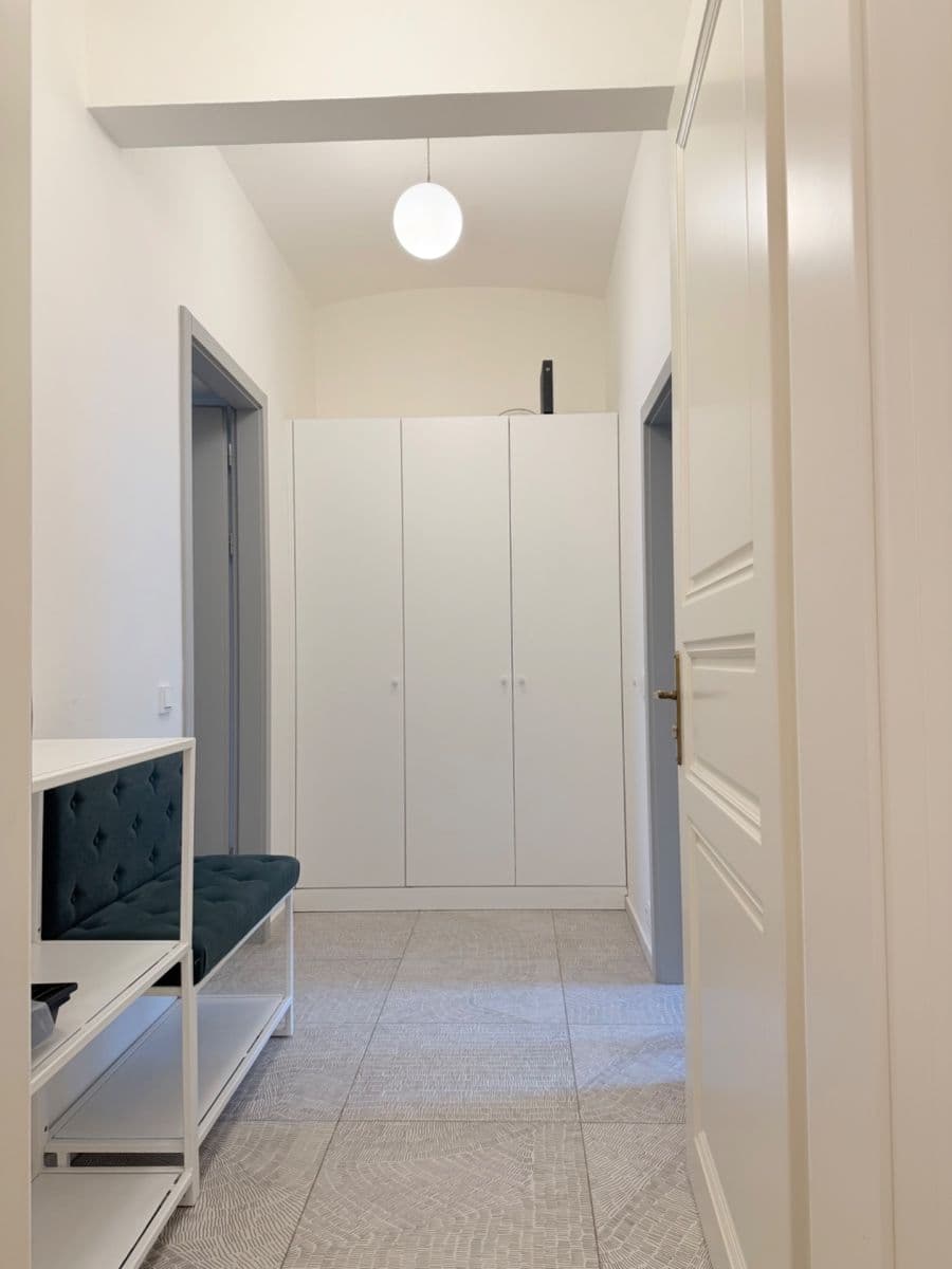 1 bedroom with open-plan kitchen flat to rent, 42 m², Pobřežní, Prague, Prague 1 bedroom with open-plan kitchen flat to rent, 42 m², Pobřežní, Prague, Prague