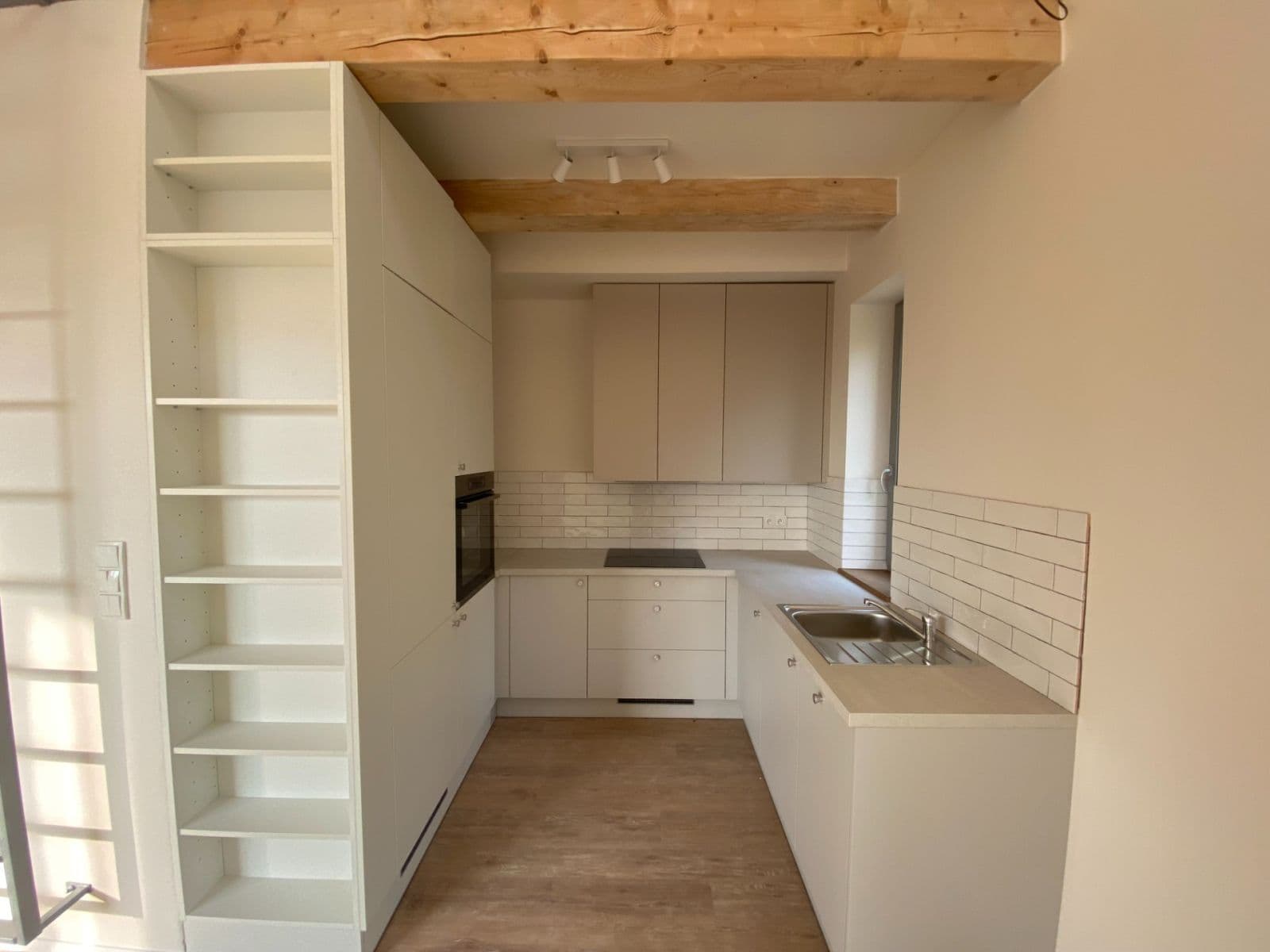 1 bedroom with open-plan kitchen flat to rent, 53 m², Karlovarská, Prague, Prague 1 bedroom with open-plan kitchen flat to rent, 53 m², Karlovarská, Prague, Prague